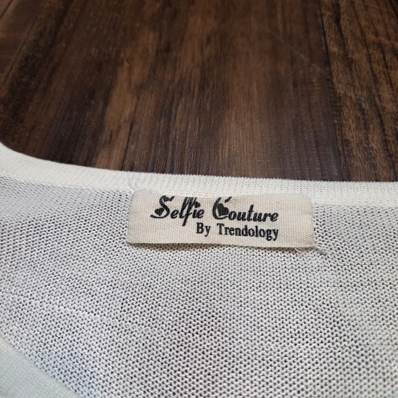 White Floral Embroidered Blouse Lightweight Fairy Cottagecore Size Small - Picture 2 of 4